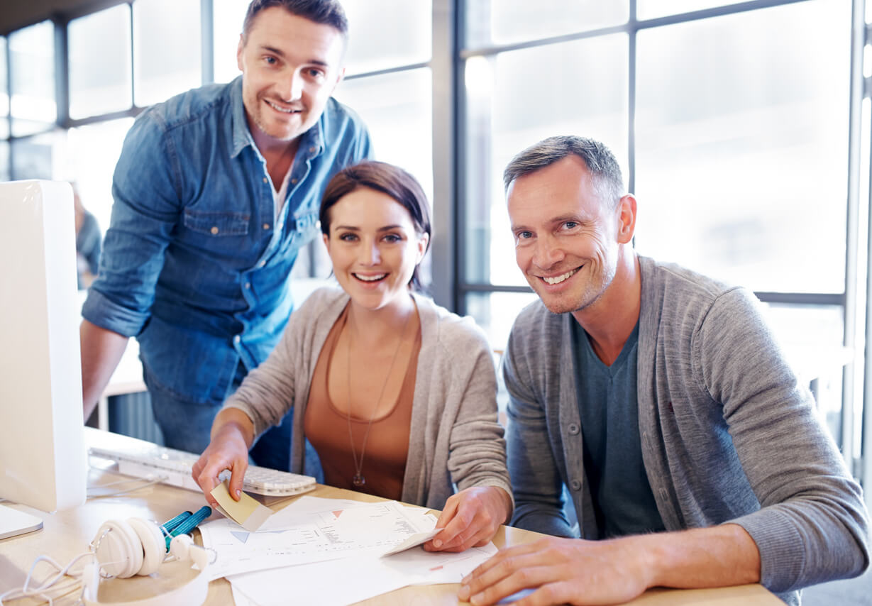 Arbeiter im Büro Arbeiter im Büro
